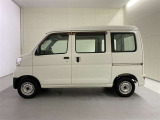 60項目5000部品が対象のトヨタディーラー保証だからこその安心。1年間走行距離無制限のロングラン保証付き!