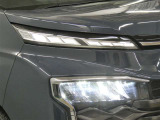 LEDヘッドライトです。デザイン性がよくとても明るいので、夜間の走行や悪天候でも安心です。しかも長寿命!