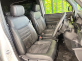 運転席シート廻りは使用感も少なく、良好な状態となっています。丁寧に使われていたことがよくわかりますね。