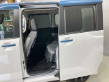 【両側オートスライドドア】子供を乗せたりするのにも隣のお車を気にせずストレスフリー★雨の日などはリモコンキーからドアの開閉ができとても便利な両側オートスライドドア★