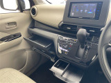 【オートエアコン】車内温度を感知して自動で温度調整をしてくれるのでいつでも快適な車内空間を創り上げます!