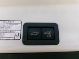パワーバックドア機能付きです。高さや重さでバックドアの開閉って意外と大変ですが、電動で楽々です!