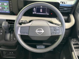 インテリアに合わせたデザインのステアリングは、運転される方のことも考え、運転しやすい形状、大きさです。是非一度、実際に触ってお確かめください。