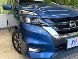 【LEDヘッドライト】悪天候や夜間走行時も良好な視界を確保し安心して運転できる高輝度LEDヘッドライトを装備!点灯速度が早く、消費電力も抑えられています。