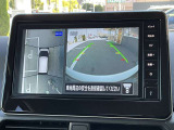 アラウンドビューモニターは、まるで上空から見たような映像で駐車をサポート!苦手な駐車も心強いですね!