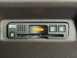 有料道路のレーン通過に便利なETC車載器を装着しています。ご利用にはセットアップが必要となります。