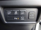 【安全装備も充実】車線逸脱警報システム。バック時の障害物を検知し知らせるパーキングセンサー付きです。
