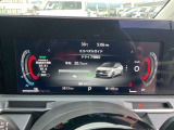 視認性の高いメーターで運転情報を的確に把握できます