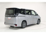 後続車から視認性の良いストップランプの配置で追突抑制になります。