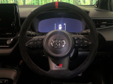 【純正革巻きステアリング】上質な革を使用することで、手にしっかり馴染みとても運転しやすいハンドルです♪