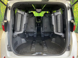 普段のお買い物や通勤、送迎等に十分な荷室スペースを確保しております。セカンドシートを倒すと、大きな荷物の積載も可能です♪