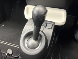●MTモード付きAT:通常は自動でおこなわれる変速(ギアチェンジ)をドライバーの操作によって意図的に変えられるシステムです。より一層普段のドライブをお楽しみいただけます!
