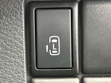 【パワースライドドア】スマートキーや運転席のスイッチでスライドドアの開閉が可能♪電動だから力を入れてドアを開ける必要が無く、小さいお子様でも、重い荷物を持っている時もラクに開け閉めできます♪