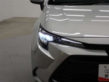 シャープな目つきが印象的!明るく省電力なLEDヘッドランプ装備