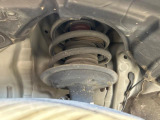 お車を安心してお乗りいただく為には、足回りの定期点検が欠かせません。サービスサポート(有償保証)では無料点検もご提供しており、安心のカーライフをお過ごしいただけるサポート体制が整っています。