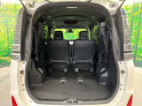 普段のお買い物や通勤、送迎等に十分な荷室スペースを確保しております。セカンドシートを倒すと、大きな荷物の積載も可能です♪