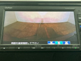 【バックカメラ】運転が苦手な方も車庫入れラクラクです!ギアをリバースに入れれば自動的に切り換わりますので、面倒な操作は不要です♪狭い駐車場もお車を傷つけず安心ですね!