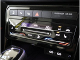 ★運転席、助手席のエアコンの温度を別々で調整することができる2ゾーンエアコンです★