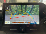 【バックカメラ】駐車時に後方がリアルタイム映像で確認できます。大型商業施設や立体駐車場での駐車時や、夜間のバック時に大活躍!運転スキルに関わらず、今や必須となった装備のひとつです!