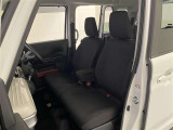 厚みがあって、座り心地のいいシート。運転席も助手席もリラックスしてゆったりと座れます♪