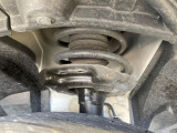 お車を安心してお乗りいただく為には、足回りの定期点検が欠かせません。サービスサポート(有償保証)では無料点検もご提供しており、安心のカーライフをお過ごしいただけるサポート体制が整っています。