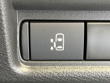 【パワースライドドア】スマートキーや運転席のスイッチでスライドドアの開閉が可能♪電動だから力を入れてドアを開ける必要が無く、小さいお子様でも、重い荷物を持っている時もラクに開け閉めできます♪