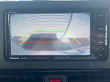 【バックカメラ】駐車時に後方がリアルタイム映像で確認できます。大型商業施設や立体駐車場での駐車時や、夜間のバック時に大活躍!運転スキルに関わらず、今や必須となった装備のひとつです!