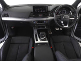 Audiのインテリアはエクステリア同様、優れたデザイン性とクオリティ、そして機能性を兼ね備えております。