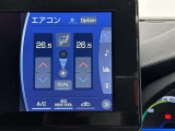 ●デュアルオートエアコン●!運転席と助手席で、それぞれお好みに合わせて温度設定が行えます♪