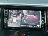 アラウンドビューモニターは、車両の周囲を360度見渡せるカメラシステムです。駐車時の死角をなくし、安全な運転をサポートします。駐車時の死角をなくして、安心・安全な運転を実現できます。