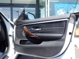 BMW在庫保有台数常時100台以上!ご来店の際はBMW本店(厚木市下荻野140-1)にご来店ください!弊社自慢の全天候型ショールーム!BMW在庫保有台数常時100台以上ございます!