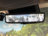 【デジタルインナーミラー】後席の大きな荷物や同乗者で後方が確認しづらい時でも安心!カメラが撮影した車両後方の映像をルームミラー内に表示。クリアな視界で状況の確認が可能です!