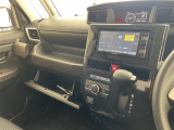 【 オートエアコン 】車内温度を感知して自動で温度調整をしてくれるのでいつでも快適な車内空間を創り上げます。