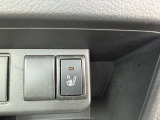 運転席シートヒーターついおります!便利ですね!