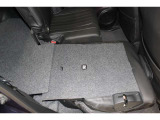 リヤーシートを倒せば大きい荷物もしっかり積める広々ラゲッジスペース