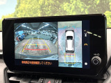 【パノラミックビューモニター】専用のカメラにより、上から見下ろしたような視点で360度クルマの周囲を確認することができます☆死角部分も確認しやすく、狭い場所での切り返しや駐車もスムーズに行えます。
