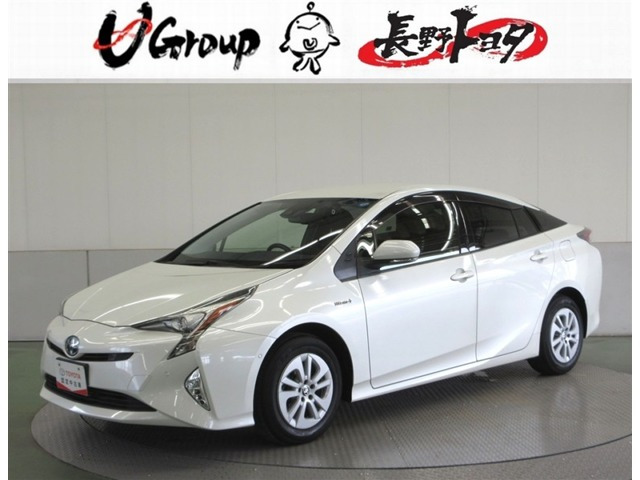 プリウス 1.8 S セーフティ プラス E-Four 4WD