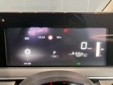 モニター式メータパネルです。回生モニター等様々な情報表示を変更できるデジタルスピードメーターとなっております。