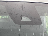 【トヨタセーフティセンス】走行中に前方の車両等を認識し、衝突しそうな時は警報とブレーキで衝突回避と被害軽減をアシスト。より安全にドライブをお楽しみいただけます。