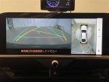 パノラミックビューモニター付きです。車両を上から見たような映像をディスプレイオーディオ画面に表示。運転席からの目視だけでは見にくい、車両周辺の状況をリアルタイムでしっかり確認できます。