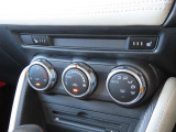 【オートエアコン】これなら車内温度を一定に保ちやすく過ごしやすいです。