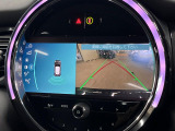 ●バックカメラ:便利な【バックカメラ】で安全確認もできます。駐車が苦手な方にもオススメな便利機能です。