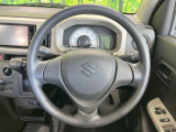 インテリアに合わせたデザインのステアリングは、運転される方のことも考え、運転しやすい形状、大きさです。是非一度、実際に触ってお確かめください。