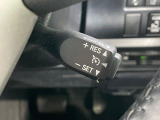 【クルーズコントロール】高速道路もラクラク走行。アクセルを離しても一定速度で走行ができ、長距離運転時の負担を軽減!加速・減速も簡単なスイッチ操作で調整できます。