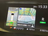 【アラウンドビューモニター】専用のカメラにより、上から見下ろしたような視点で360度クルマの周囲を確認することができます☆死角部分も確認しやすく、狭い場所での切り返しや駐車もスムーズに行えます。