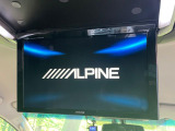 【12.8型フリップダウン】大画面モニターで後席でもエンタメをお楽しみいただけます。家族や友人とお出かけする機会が多い方に大人気です♪