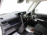 ダイハツのお店では、ダイハツ車を知り尽くしたプロフェッショナルが、専用の診断機器を使って各システムを点検しております。