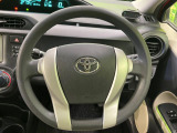 インテリアに合わせたデザインのステアリングは、運転される方のことも考え、運転しやすい形状、大きさです。是非一度、実際に触ってお確かめください。