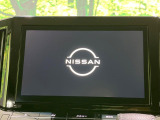 【大画面ナビ】人気の大型10インチナビを装備。存在感のある大画面はインパクト大!ナビ利用時のマップ表示は見やすく、テレビやDVDは臨場感がアップ!いつものドライブがグッと楽しくなります♪
