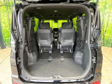 積み下ろしのしやすいデッキにはたっぷりと荷物を積み込んでいただけます。遊びから仕事まで、様々なシーンで頼れます♪